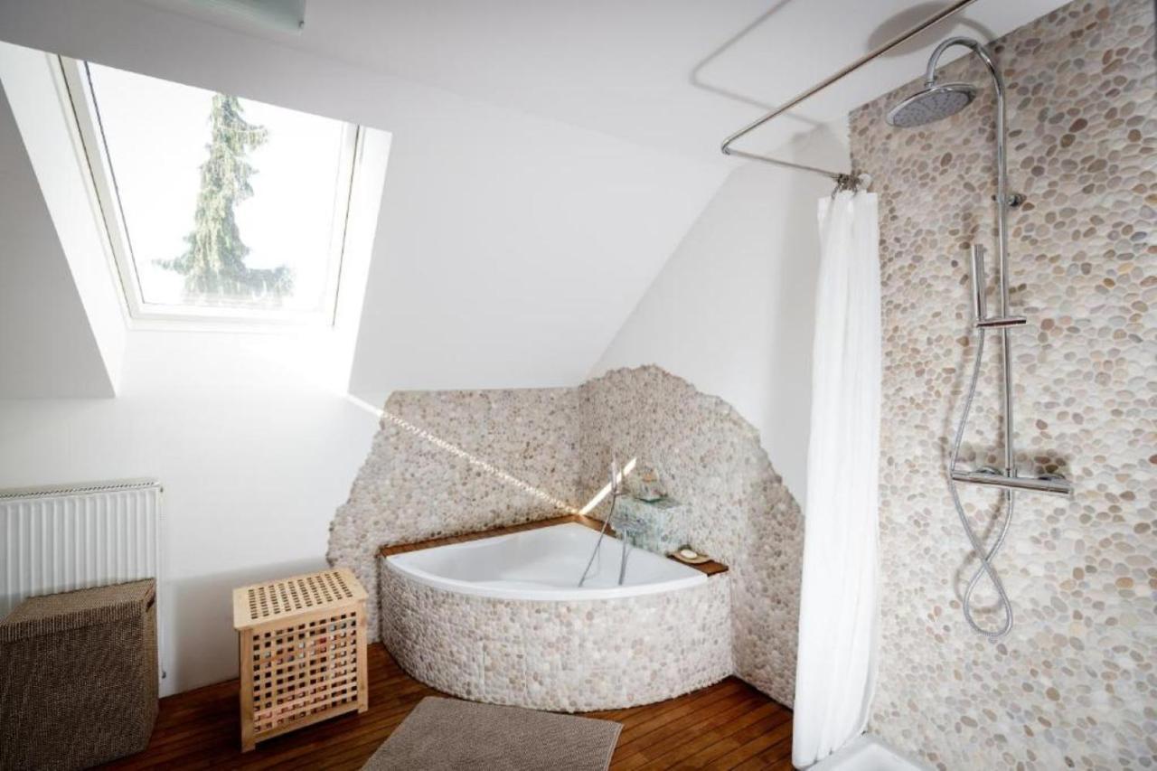 Cosy & Spacious Apt. Benc Zirovnica Eksteriør billede
